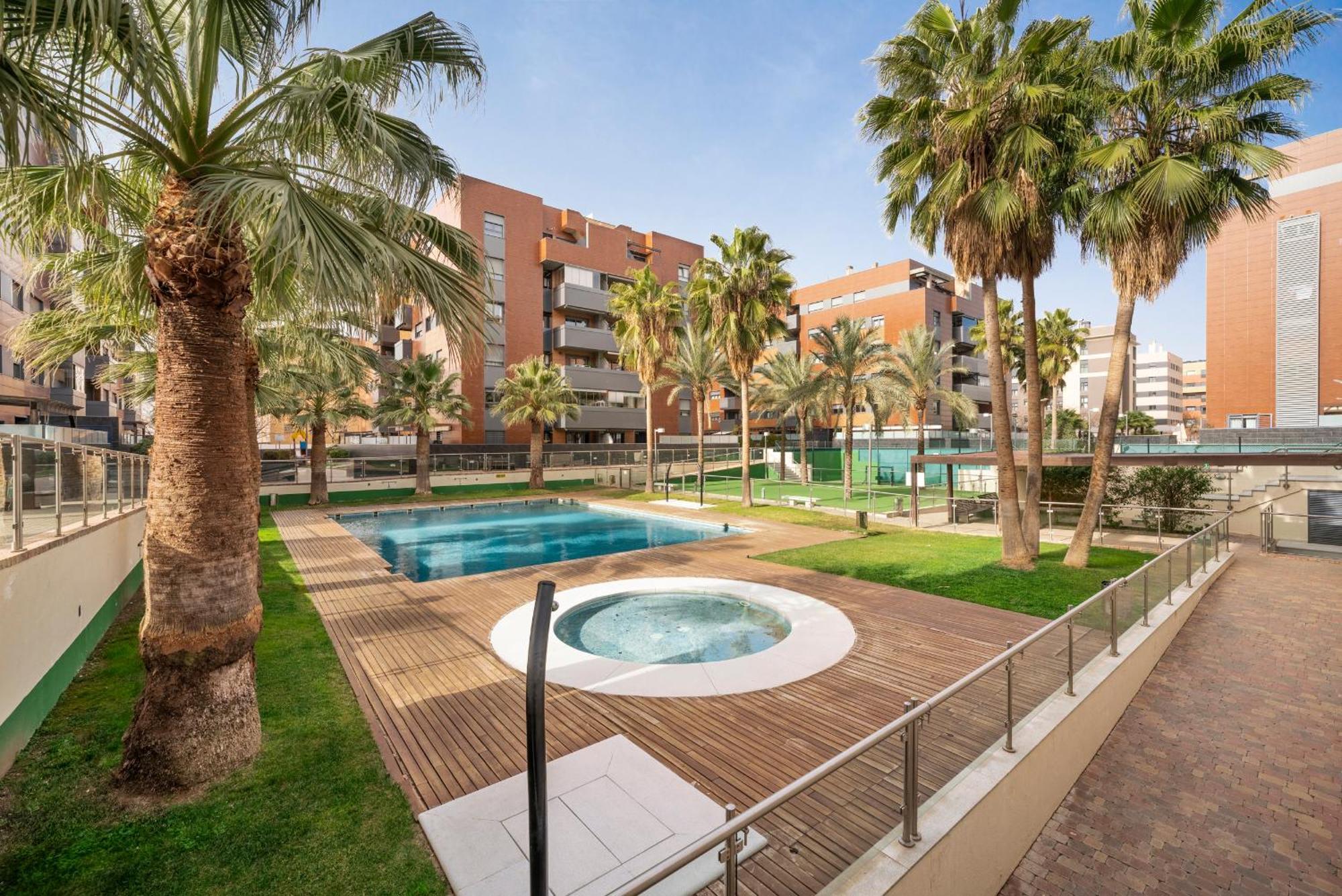 Emir 5b Terraza Piscina Y Parking Incluido Pangsapuri Granada